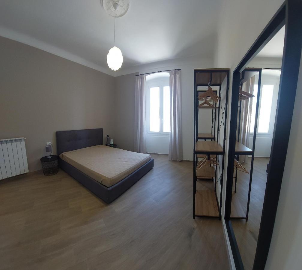 ג'נובה Fiumara Mall Apartment מראה חיצוני תמונה